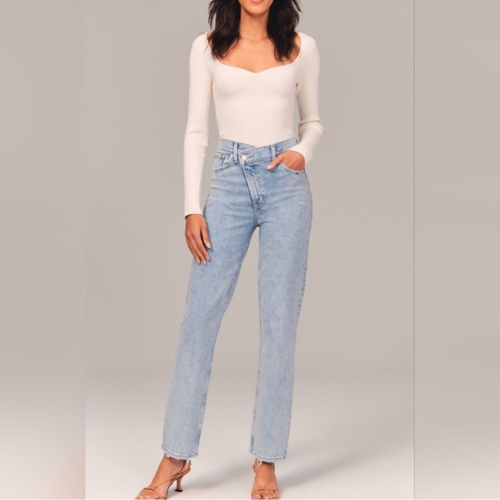 Abercrombie & Fitch High Rise 90s Straight Jean